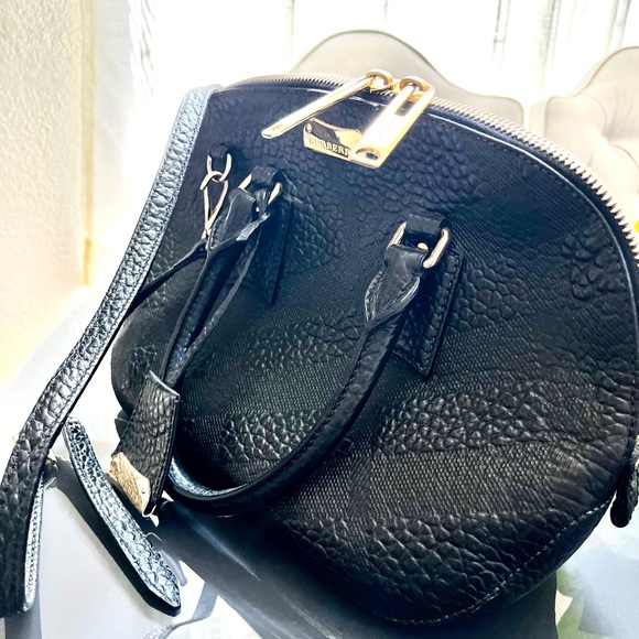 Two handles medium clutch Burburry bag almost new - Picture 2 of 12